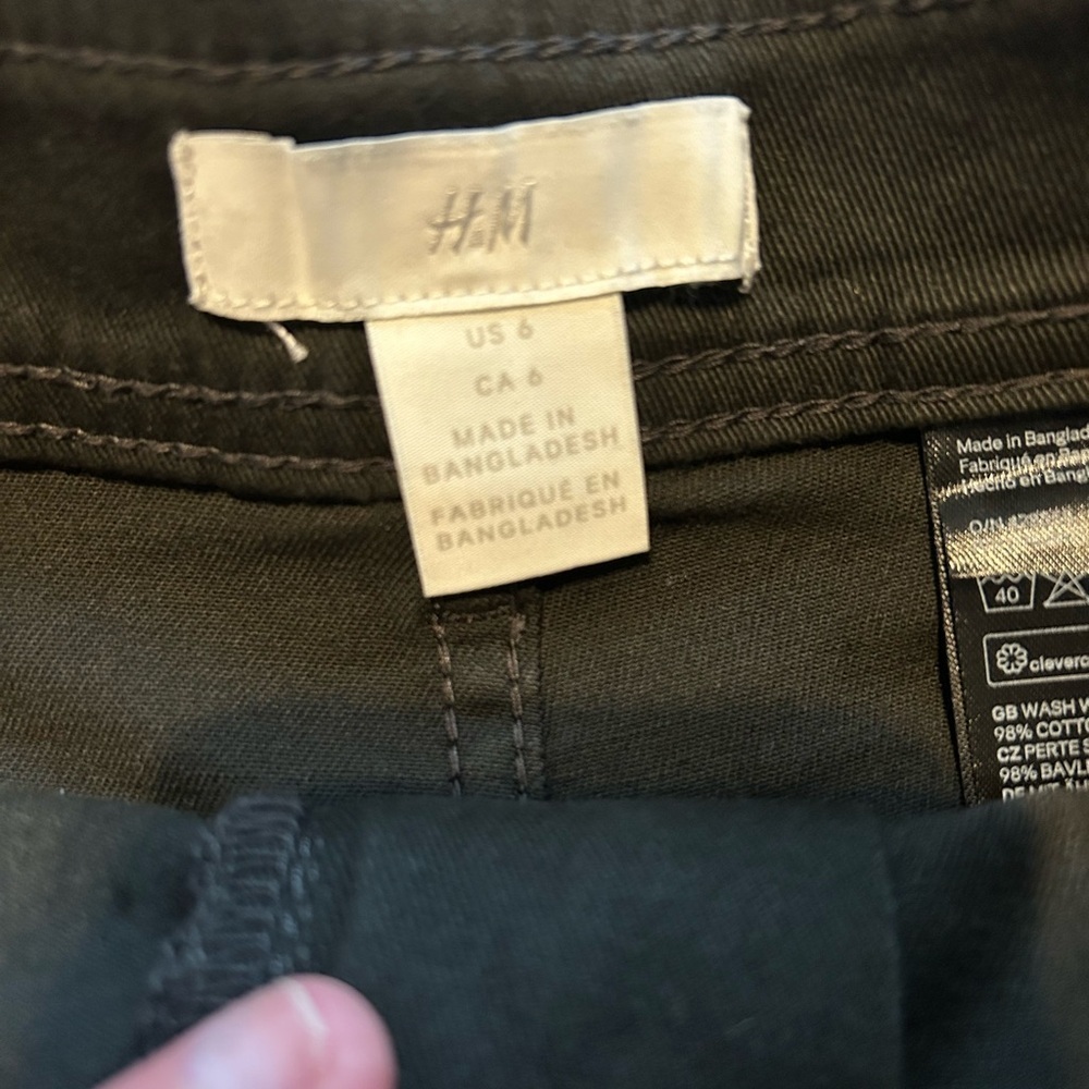 H&M dark green shorts size 6 - Picture 3 of 5